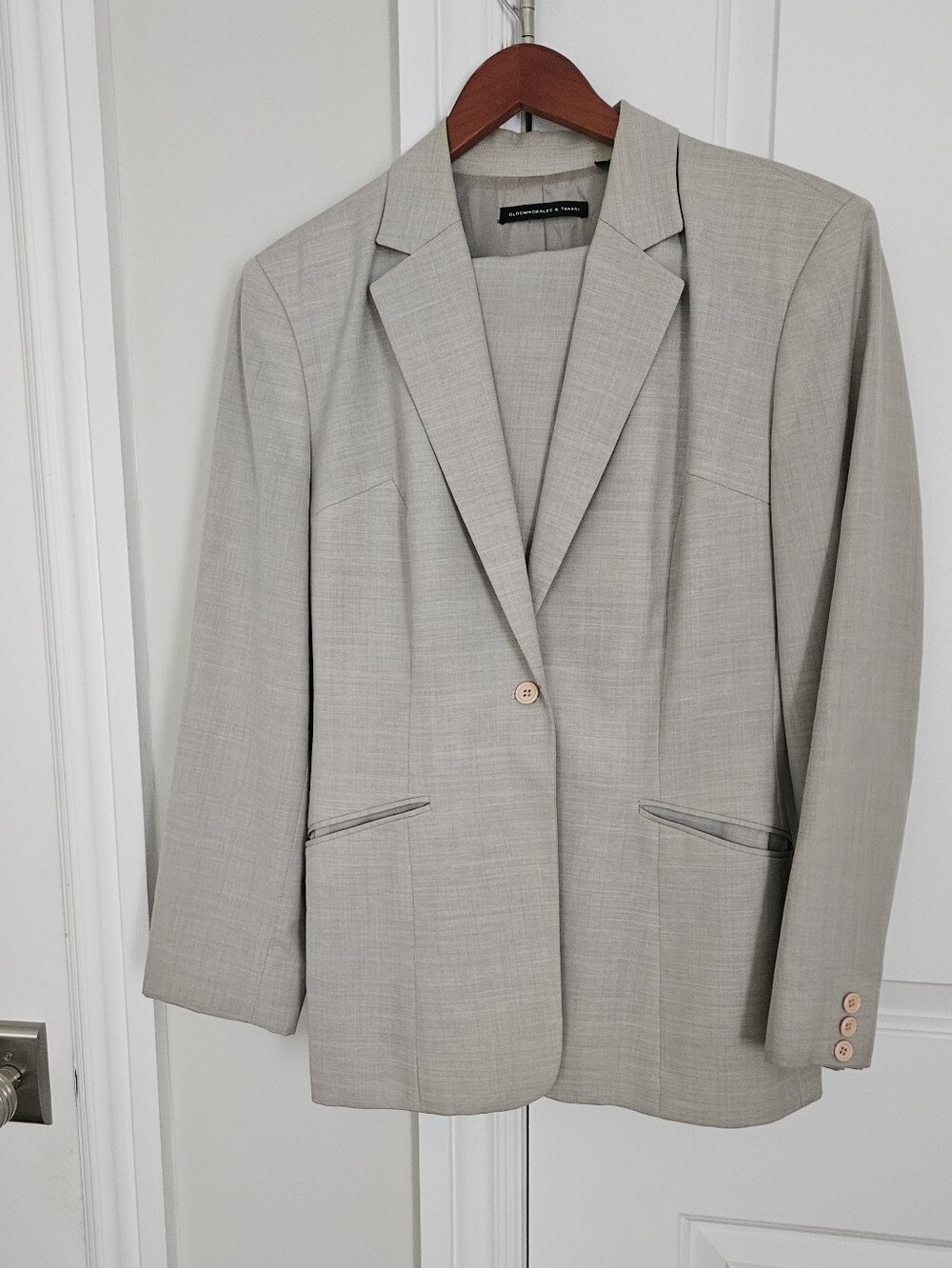 Woman Pants Suit, Light Grey, Size 14, Bloomingdale/Tahari virgin Wool/Rayon